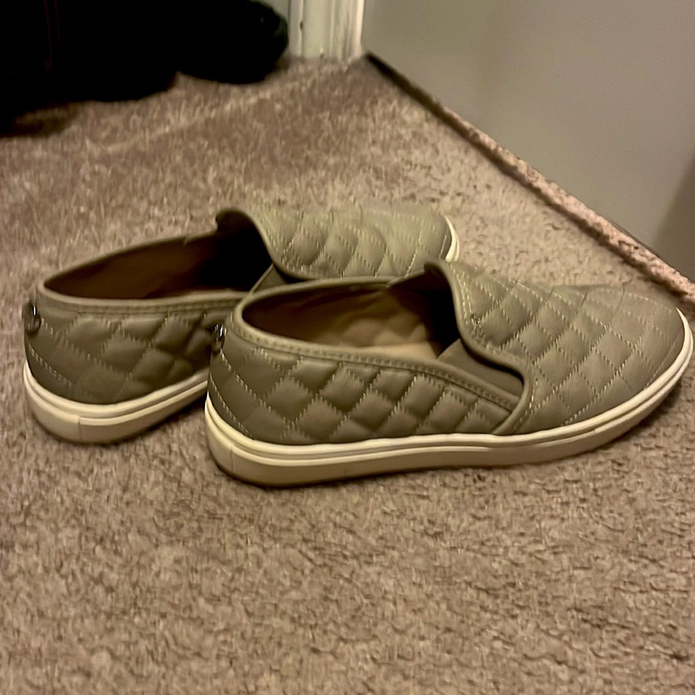 Steve Madden quilted shoes